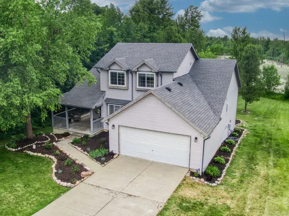 1294 Natalie Dr, Fenton, MI 48430