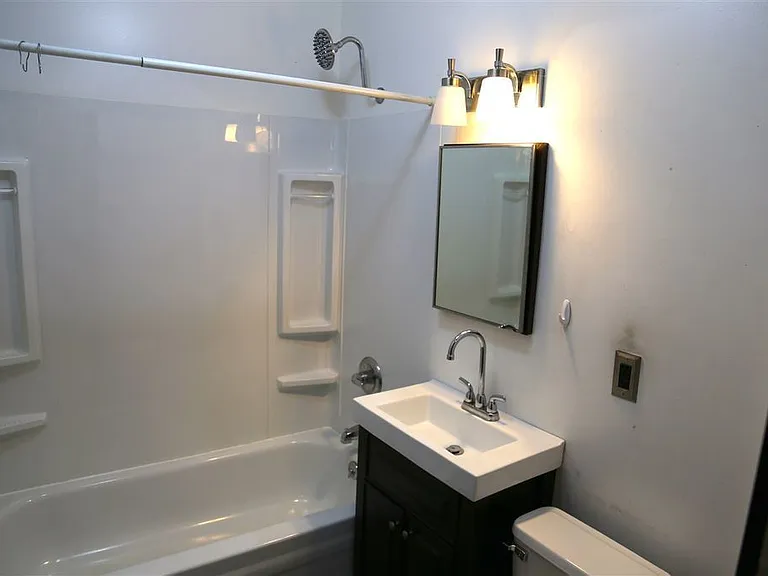 1435 N Kinser Pike — Photo 9