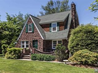 194 Valley Rd, Haworth, NJ 07641