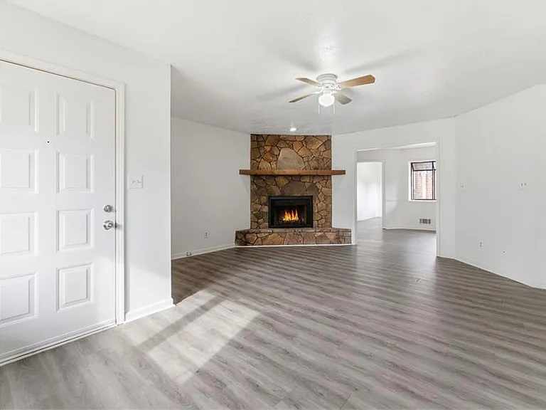 2130 Fieldstone View Ct SE #B — Photo 2