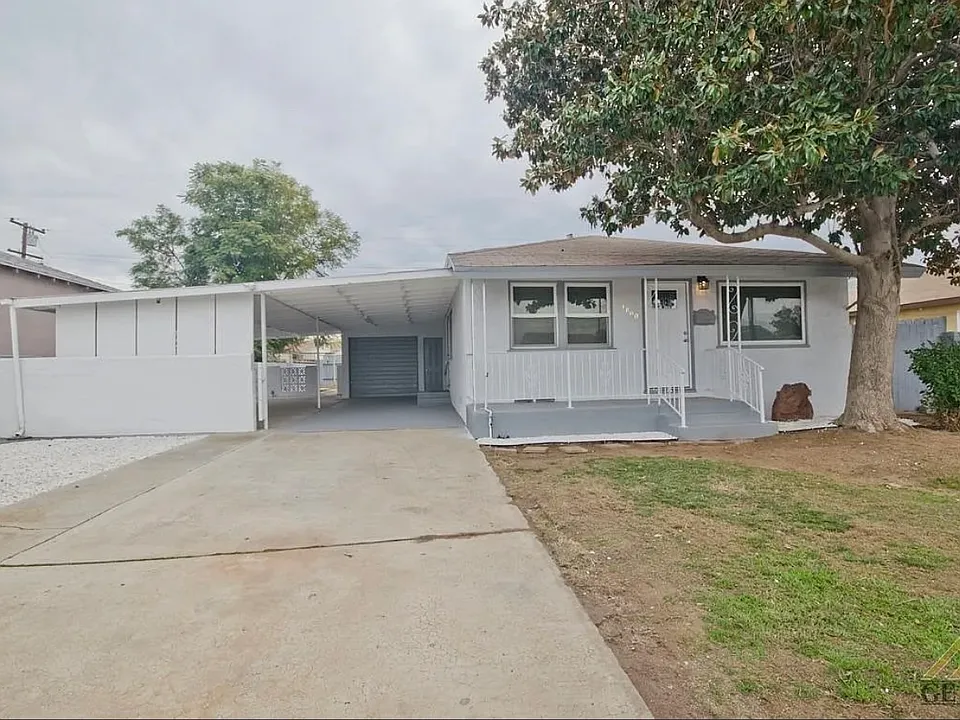 1800 Esther Dr