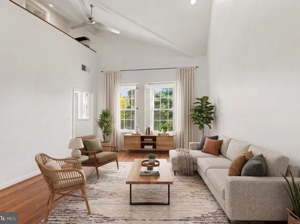 3621 39th St NW APT E323, Washington, DC 20016