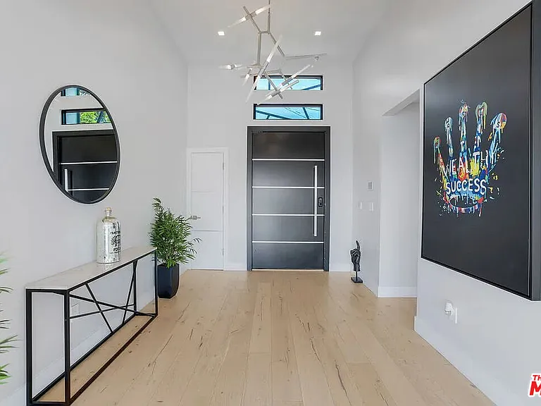 8401 Wyndham Rd — Photo 13