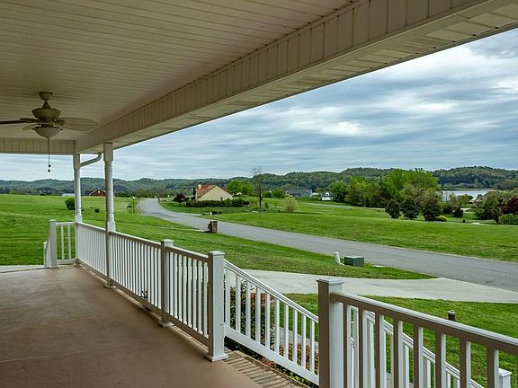 4th image of 1105 Legacy Bay Dr