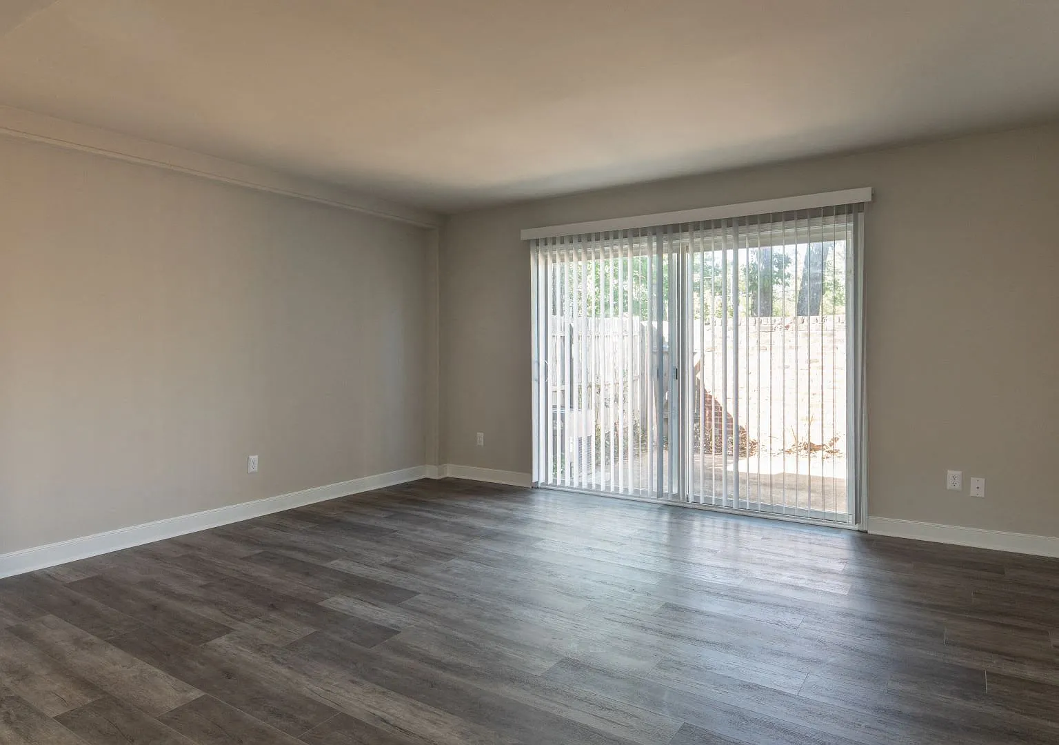 Stratford Hills Apartment and Townhomes — Photo 4