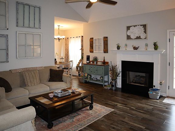 2nd image of 206 Glen Crest Dr