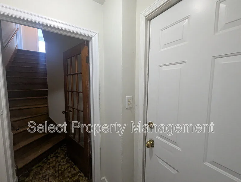 2 bed, 1.0 bath, 1155 sqft, $885 — Photo 3