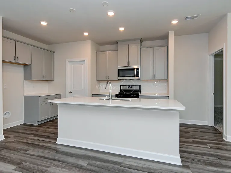 4107 Armstrong Farm Dr — Photo 9