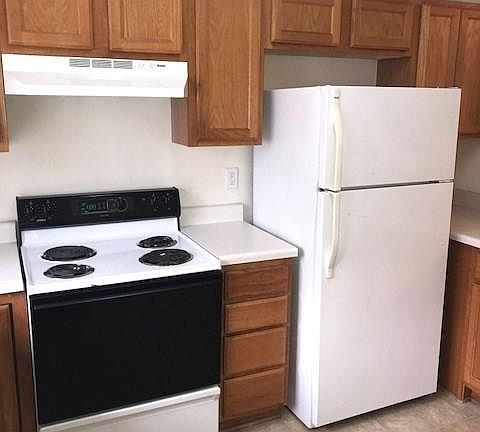 2nd image of 17 Moorefield Ct #17