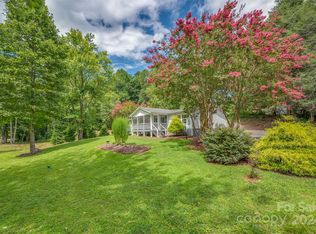 538 Laurel Dr, Saluda, NC 28773