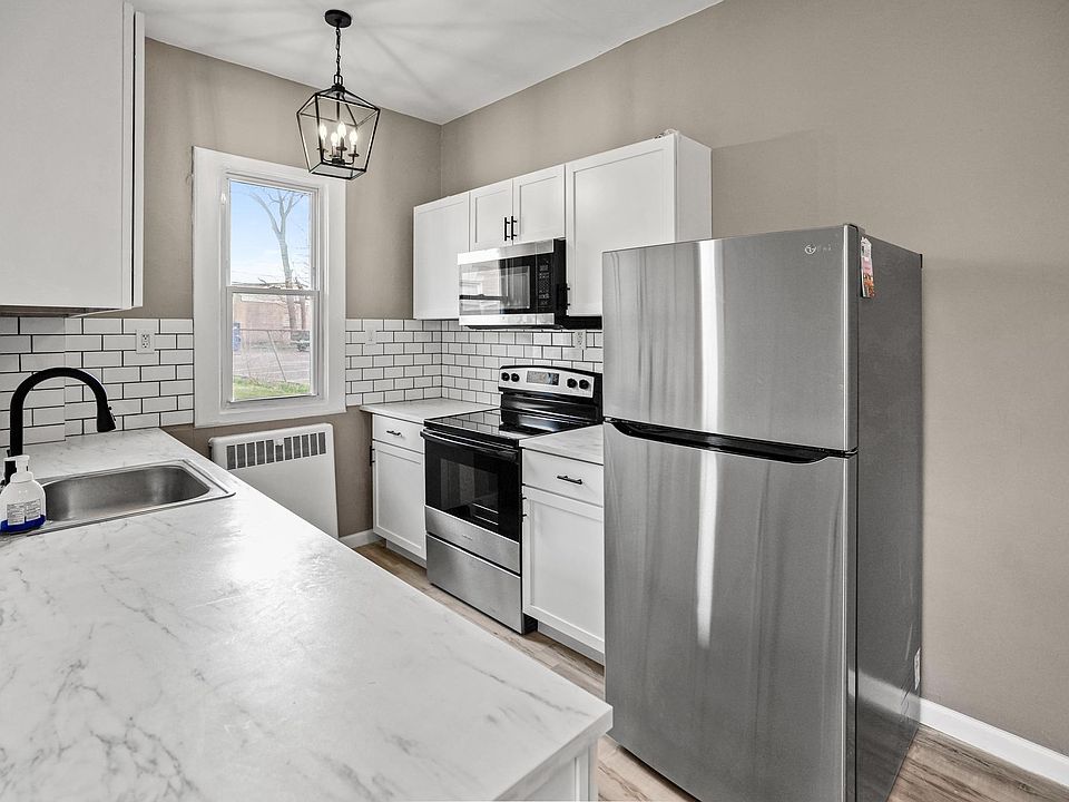 203 S Broad St Middletown OH Zillow