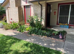 3003 Penny Ln, Euless, TX 76039