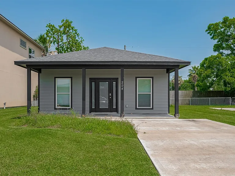 294 Debbie Ln — Photo 2