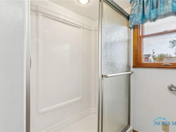 301 Lexington Ave, Findlay, OH 45840