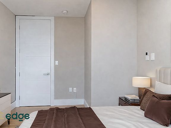 5th image of 259 Evergreen Ave #6C