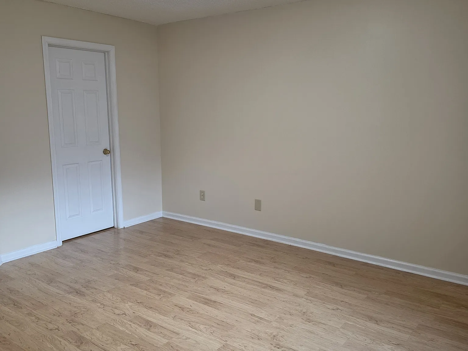 3 bed, 1440 sqft, $2,100 — Photo 2
