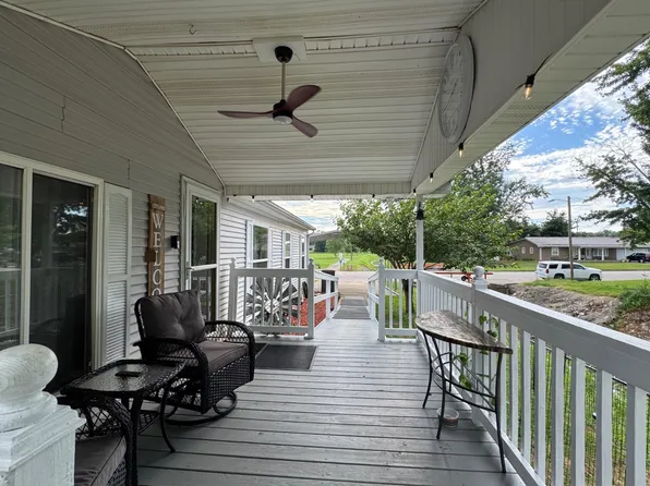 1048 19th St, Tell City, IN 47586