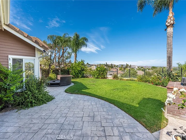 6430 Regents Ct — Photo 1