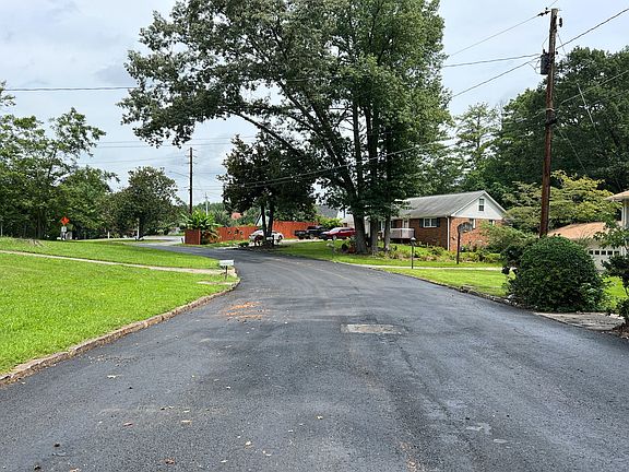 4th image of 593 Doyal Mills Ct