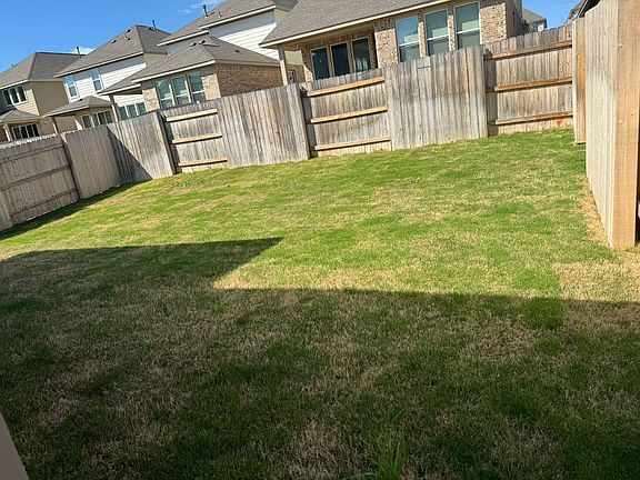 5th image of 2205 Stampede Dr