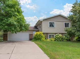 4520 Deerwood Ln N, Plymouth, MN 55442