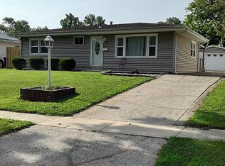 2264 Dunwich Dr, Springfield, IL 62702