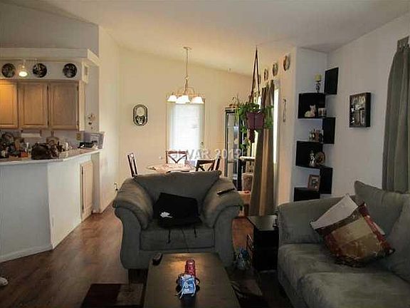 4th image of 1526 Jenny Lynn Dr