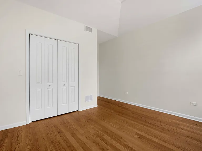 2859 S Lowe Ave #2F — Photo 14