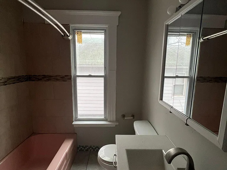 242 W Hazel St #1 — Photo 10