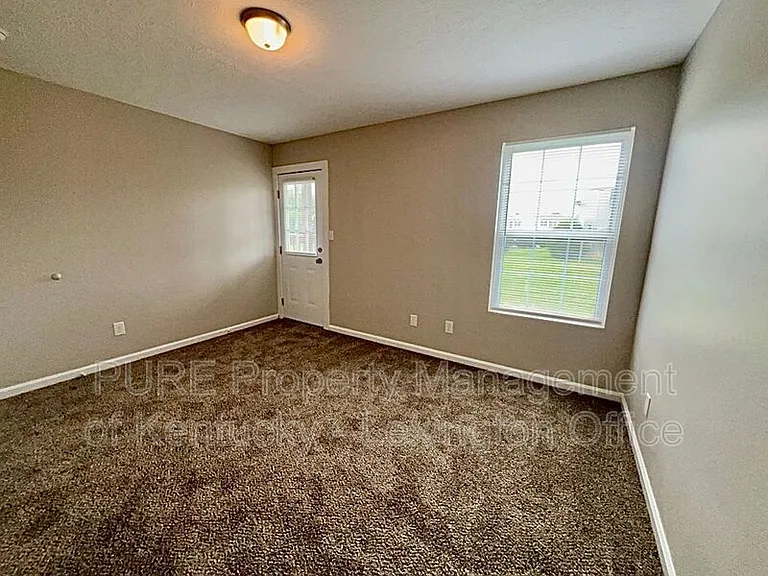 133 Grinder Ct — Photo 13