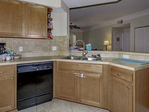 4th image of 7203 Myrtlewood Cir W