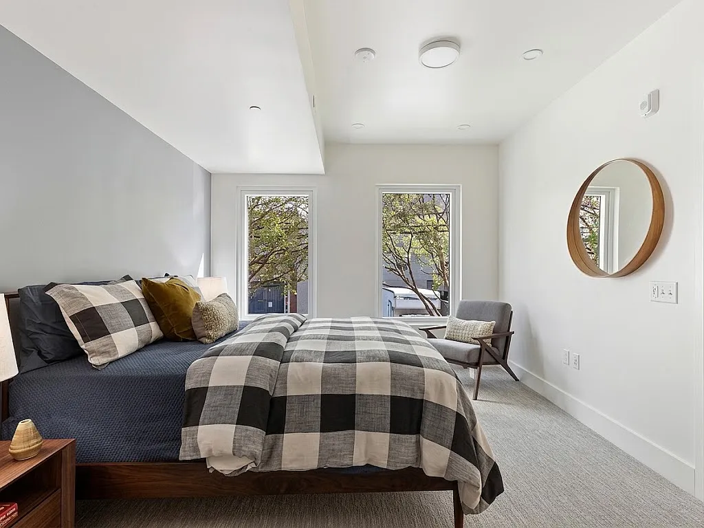 2 bed, 945 sqft, $6,250 — Photo 4