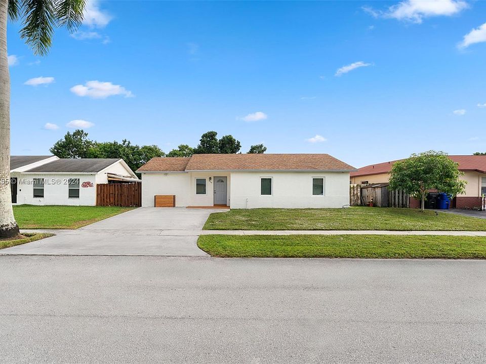 1st image of 319 SW 79th Way