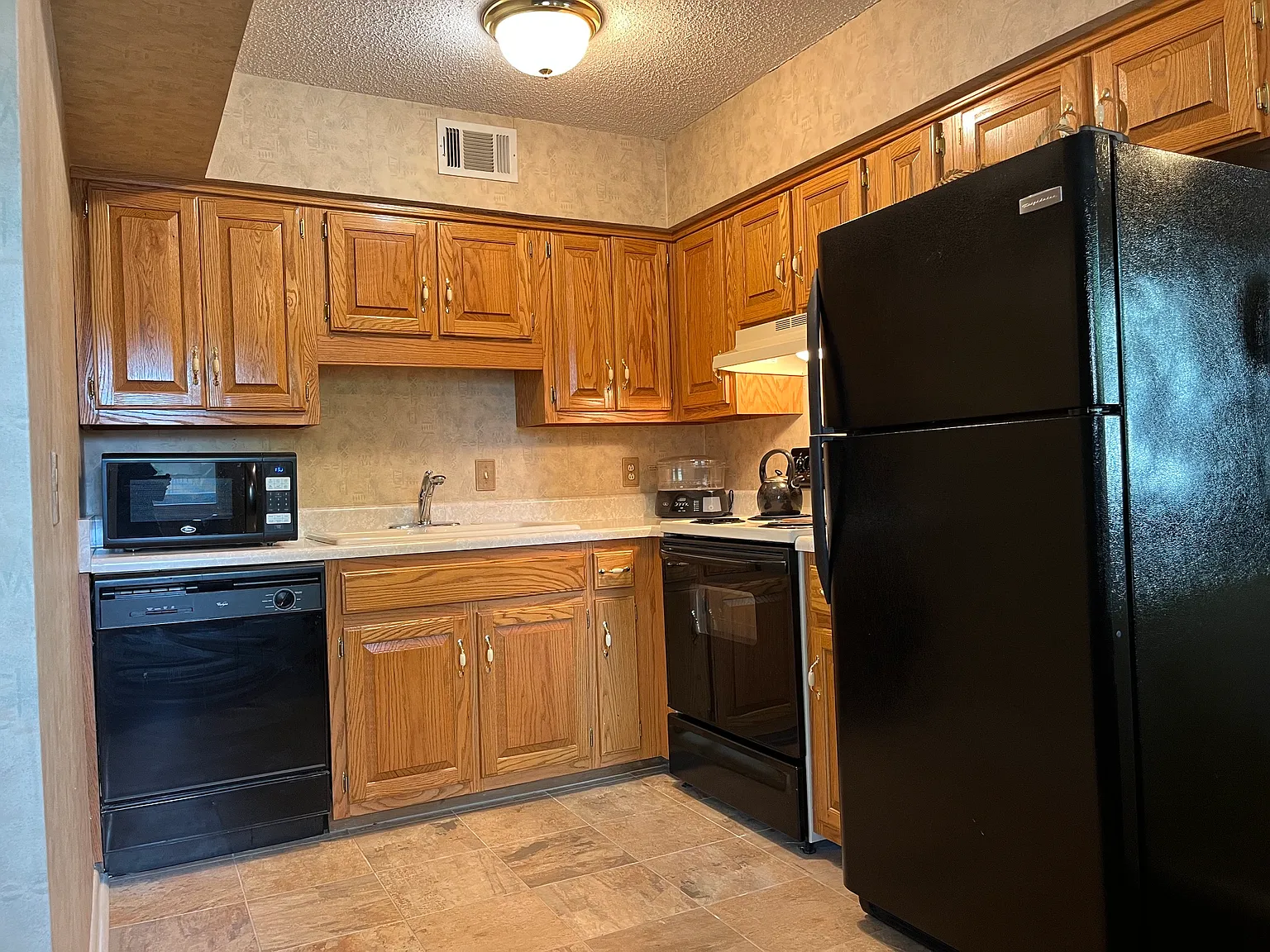 1 bed, 600 sqft, $1,800 — Photo 4