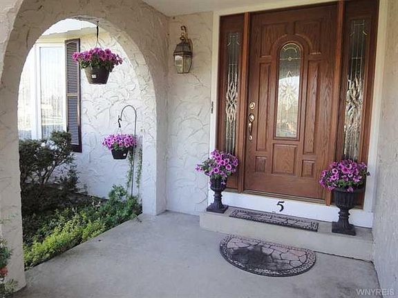 2nd image of 5 Chapel Ln