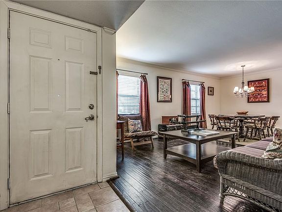 4th image of 11044 Wallbrook Dr