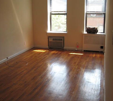 2nd image of 155 W 76th St APT 4A