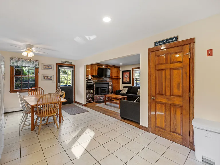 285 Acapesket Rd — Photo 6