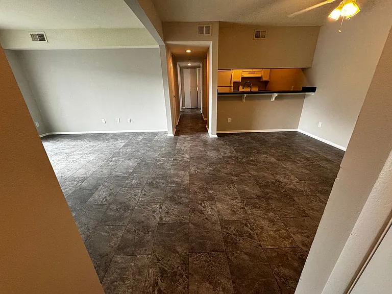 Coventry Court West Apartments — Photo 51