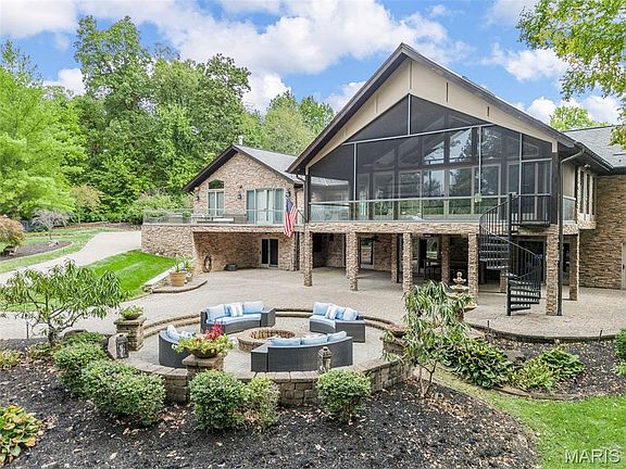 4th image of 9 Woodview Dr