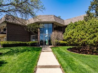 3N550 Crown Rd APT 10, Elmhurst, IL 60126