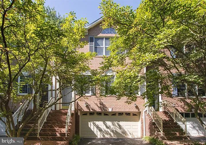 2902 Oakton Crest Pl — Photo 1