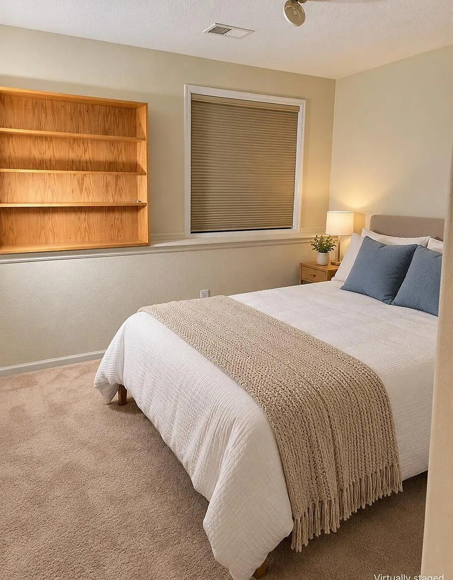 2 bed, 1.0 bath, 1909 sqft, $2,000 — Photo 3