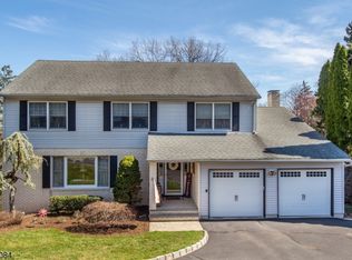 26 Hillock Ave, Hawthorne, NJ 07506