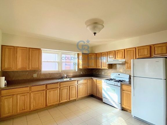 2nd image of 8652 17th Ave #3