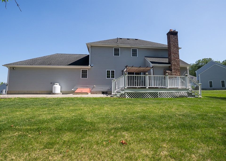2nd image of 30 Briarcliff Dr