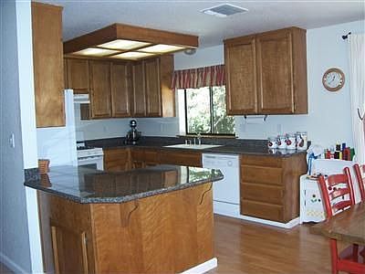 Granite Counter tops, new appliances