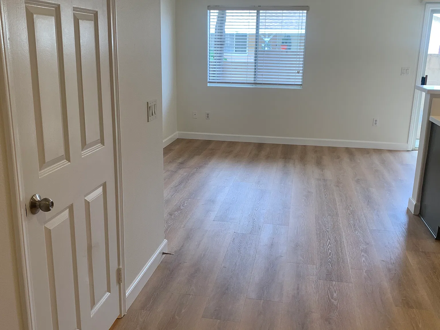 2 bed, 1.5 bath, 1239 sqft, $2,595 — Photo 3