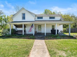 5570 Sullivantown Rd, Walkertown, NC 27051