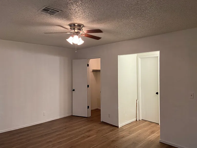 1530 E 67th Pl — Photo 17